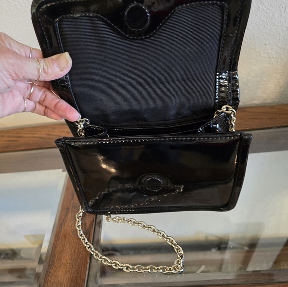 New without tags Talbots patent leather clutch/shoulder bag. - Picture 4 of 8